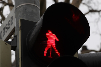 【特集】思わず二度見、世界のおもしろ信号＆標識