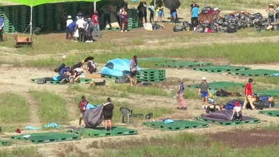 動画:韓国開催の世界スカウト大会 台風接近で避難