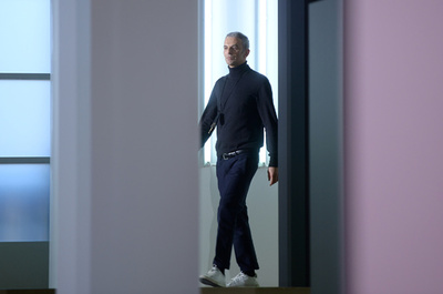 「ジル・サンダー」のデザイナー、ロドルフォ・パリアルンガが退任