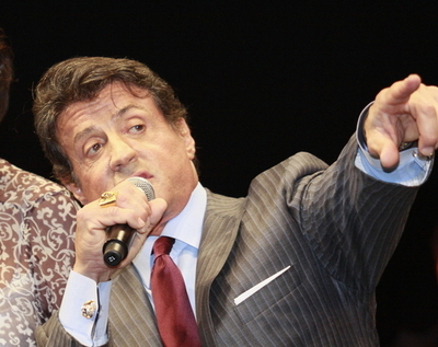 映画『エクスペンダブルズ』続編、爆発シーンの撮影でスタントマン死亡