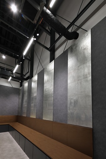 特殊金属加工スペシャリストチーム「Demold」、「もちだんご村 もち吉工場直売所」の壁面パネルを制作