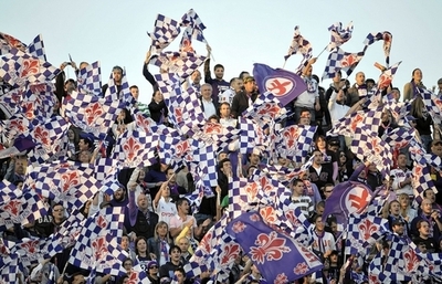 地元サッカーチームの試合観戦で発覚、脱税容疑者を逮捕 イタリア