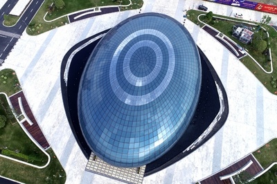 【写真特集】モチーフはハスの花や水滴 中国の建築物