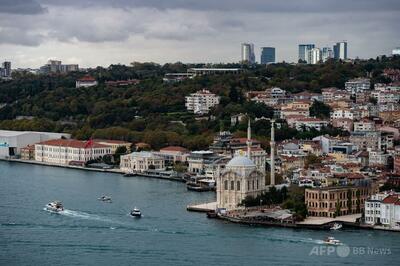 イスタンブールで子ども2人と母親が死亡 屋台料理が原因か