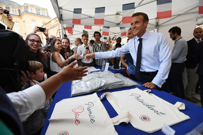 「リモージュ磁器」は中国製？ 仏大統領府グッズで産地偽装の可能性