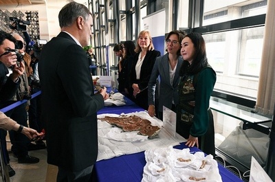 フランス下院が略奪した文化財返還法案を全会一致で可決