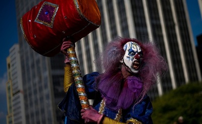 ブラジルにゾンビ大集合！ 「死者の日」恒例イベント