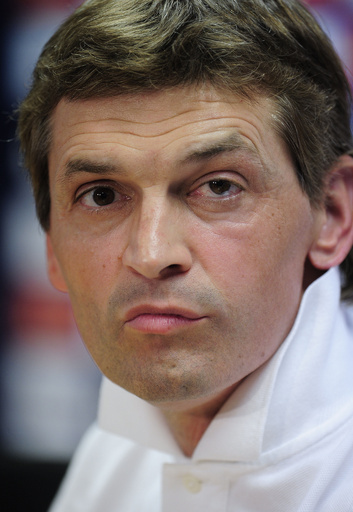 FCバルセロナの指揮官、グアルディオラ前監督の批判を否定