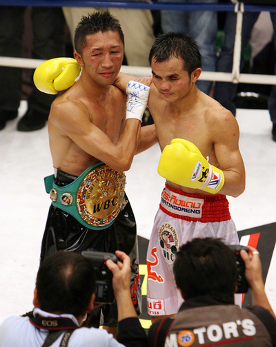 内藤 ポンサクレック破りWBCフライ級王座を獲得