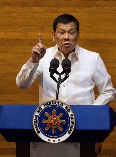 麻薬めぐる家宅捜索中に銃撃、市長ら15人死亡 フィリピン