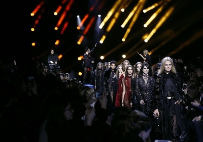 「エリー・サーブ」16/17年秋冬