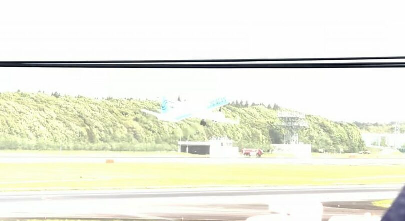 日本の航空専門ユーチューブチャンネル「なりそら」に投稿された大韓航空KE707便の映像画面キャプチャ(c)MONEYTODAY