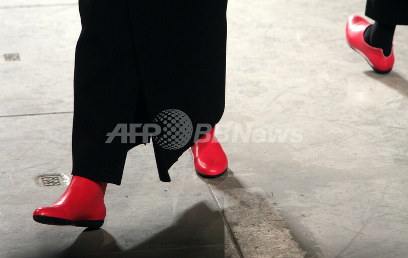 ヨウジヤマモトとフェラガモのコラボシューズ、8型が限定発売