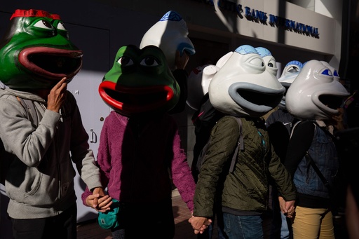 カエルのペペ やヘルメット着用ブタ 香港民主派デモに参戦 写真6枚 国際ニュース Afpbb News