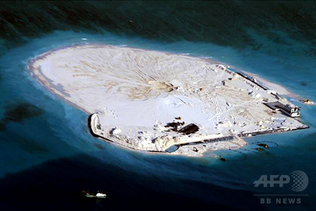 南シナ海の中国滑走路「ほぼ完成」、米シンクタンク 南シナ海の中国滑走路「ほぼ完成」、米シンクタンク