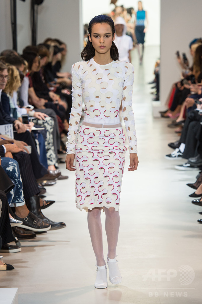 「パコ・ラバンヌ」17年春夏