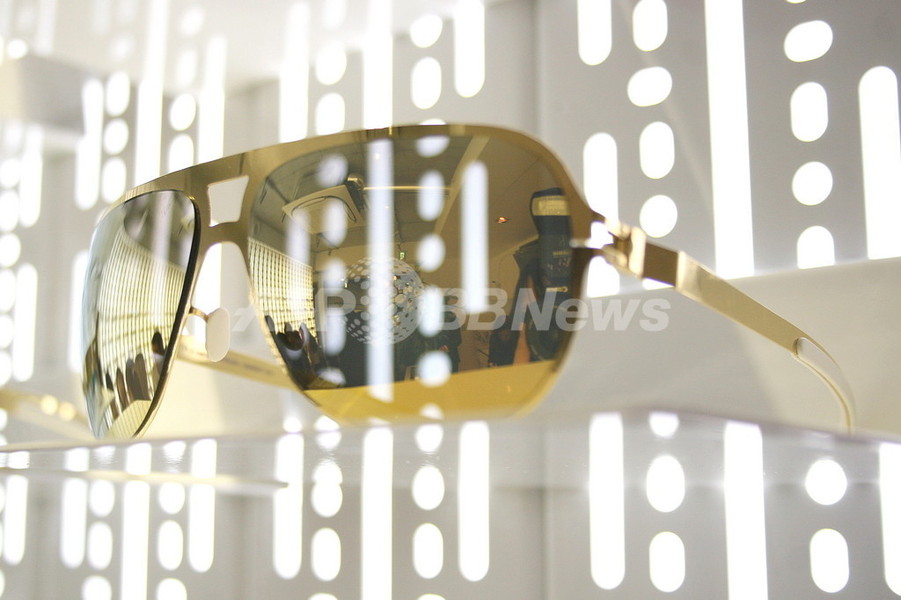 SATC2でサラが着用、ファッションピープルも大注目のMYKITA