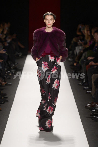 ＜13/14年秋冬NYコレクション＞キャロリーナ・ヘレラ