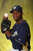 米大リーグのミルウォーキー・ブルワーズ（Milwaukee Brewers）が17日、キャンプ地の米アリゾナ（Alizona）州メリーベル（Maryvale）でメディア向けのフォトデーを開催した。

ポーズをとるアルフレッド・フィガロ（Alfredo Figaro、2013年2月17日撮影）。(c)AFP/Getty Images/Rich Pilling