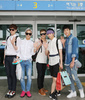 韓国・仁川国際空港（Incheon International Airport）からマレーシアへ向けて出発する、アイドルグループ「少年共和国（Boys Republic）」のメンバー（2014年8月14日撮影）。(c)STARNEWS