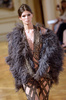 フランス・パリ市内で発表された「ズハイル・ムラド（Zuhair Murad）」13/14年秋冬オートクチュール・コレクション（2013年7月4日撮影）。(c)AFP/MIGUEL MEDINA