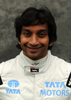 メルボルン（Melbourne）で開催された12F1開幕戦オーストラリアGP（Australian Grand Prix 2012）で写真撮影が行われ、各チームのドライバーが参加した。

ナレイン・カーティケヤン（Narain Karthikeyan）／HRT（イスパニア・レーシング、Hispania Racing Team）

誕生日：1977/01/14
通算優勝回数：0
通算獲得ポイント：5
グランプリ出走回数：28
ポールポジション獲得回数：0
表彰台：0
F1初出走：2005年オーストラリアGP
最高成績：4位
2011年総合成績：26位

ポーズをとるナレイン・カーティケヤン（2012年3月16日撮影）。(c)AFP/Torsten BLACKWOOD