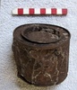 南米アルゼンチン北部サンイグナシオ近くの密林で発見された、ナチス・ドイツの幹部用の隠れ家として建設されたとみられる建築物から見つかった缶（2015年3月9日撮影）。(c)AFP/DANIEL SCHAVELZON/HO