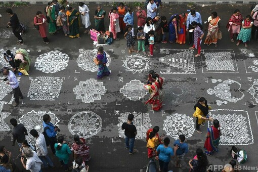 路上に広がる伝統模様 インド南部 写真13枚 国際ニュース：AFPBB News