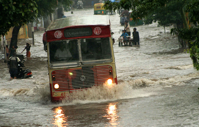南アジアで相次ぐモンスーンで広がる洪水被害、農業経済への影響深刻化