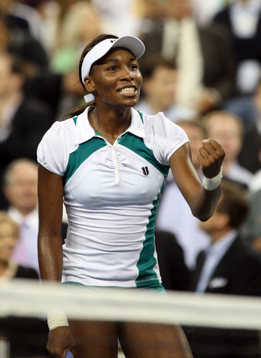 ヴィーナス ヤンコビッチを降しエナンとの準決勝へ