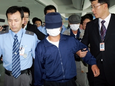 北朝鮮の男女2人小型船で韓国に、亡命求める