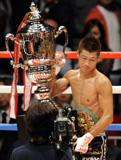 WBCダブルタイトルマッチ、長谷川は7連続防衛に成功 粟生は判定負け