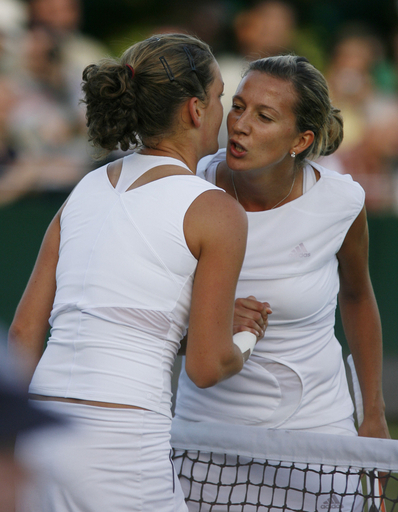 ラドワンスカ ドマホウスカを下し3回戦へ