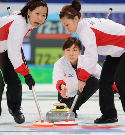 カーリング 日本が1次リーグ初戦で米国に勝利、バンクーバー冬季五輪