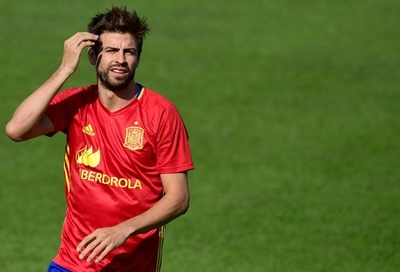 カタルーニャ独立問題で批判受けたピケ、「スペイン代表としてプレーするのは誇り」