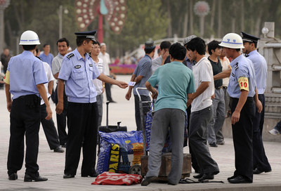 新疆ウイグル自治区で連続爆発、五輪妨害か