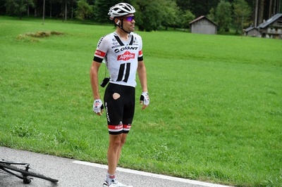 デュムランが第19ステージの落車で手首骨折、リオ五輪出場に黄信号