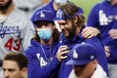 ドジャースWS制覇に王手、カーショウ好投でPS通算13勝目