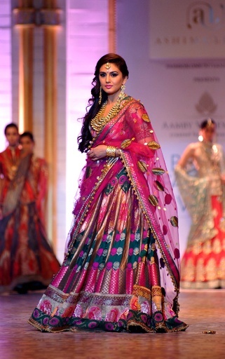 ＜インド・ブライダル・ファッション・ウィーク 2013＞Ashima Leena