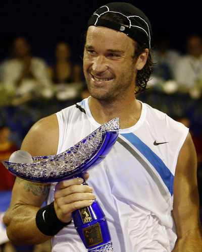 モヤ パベルを降し通算20勝目を飾る