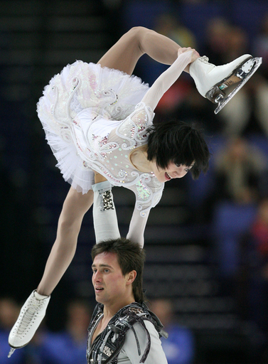 川口ペアは3位スタート、フィギュア欧州選手権