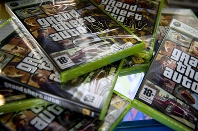 人気ゲーム発売直前に男性刺される、ロンドン