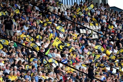 スーパーラグビーNZ大会、コロナ後「世界初」入場制限なしで開催