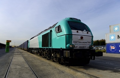 中国・スペイン結ぶ世界最長鉄道、第1号車がマドリード到着