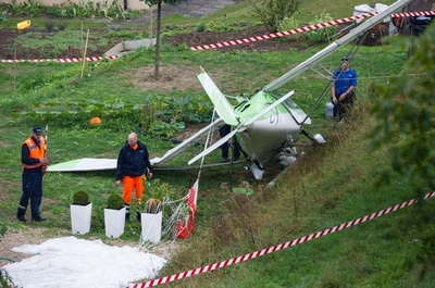 スイス航空ショーで空中衝突、操縦士1人死亡