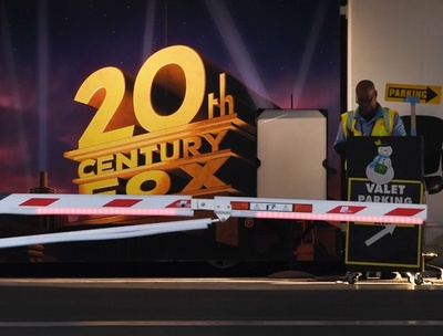 ディズニー、フォックス買収額引き上げ コムキャストに対抗