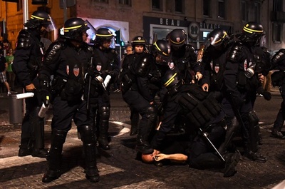 乱闘騒ぎのロシア人サポーター3人に禁錮刑、欧州選手権