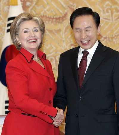 クリントン米国務長官、北朝鮮の挑発行為をけん制