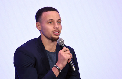 カリーが米大学のゴルフ部設立を支援、「人生を変えたスポーツ」