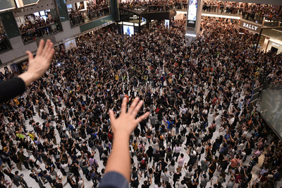 香港民主化デモの賛歌、最高裁が禁止 下級審覆す